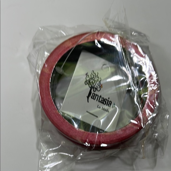 Moda Pink Bangle Accessory - Picture 15 of 16